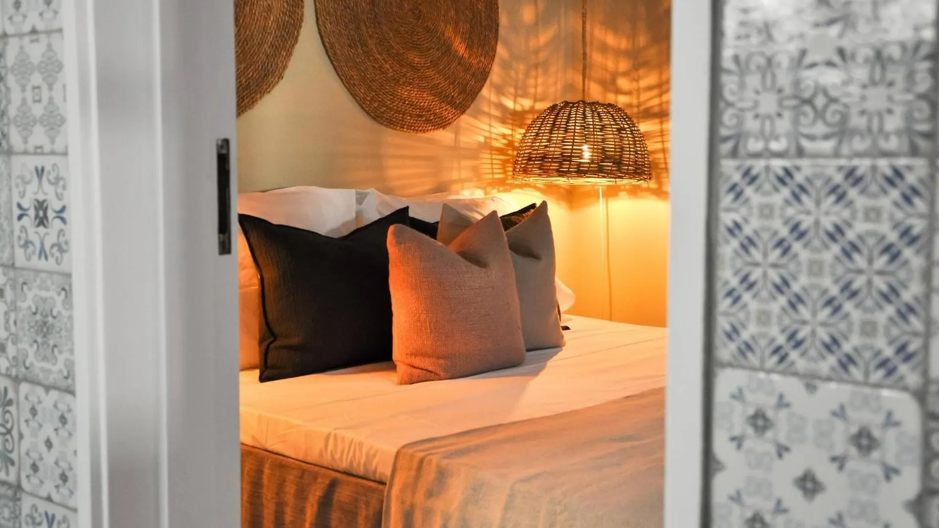 Casa Salinas, Elegant Flat W Patio In Taviras Historical Centre Apartment 0*, Tavira